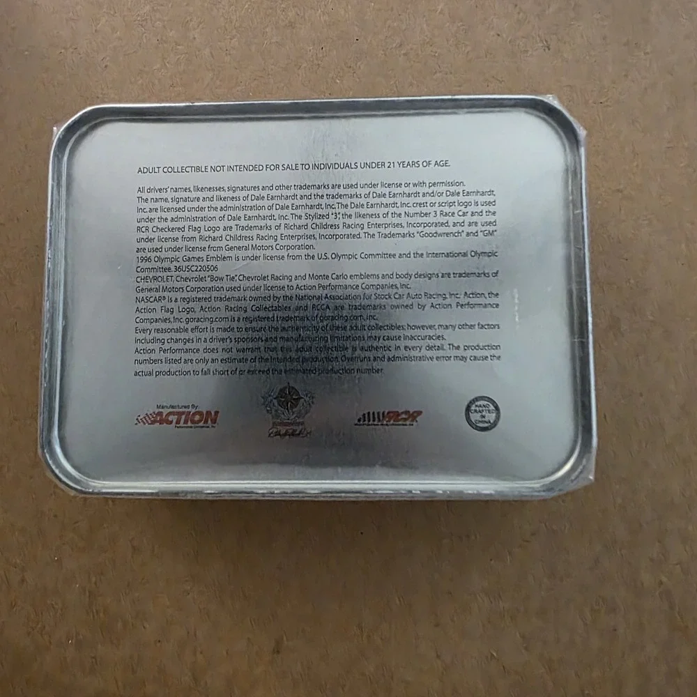 Dale Earnhardt #3 Atlanta 96 USA Set of 2 1:64 NASCAR Collector Tin + 1:24 Car